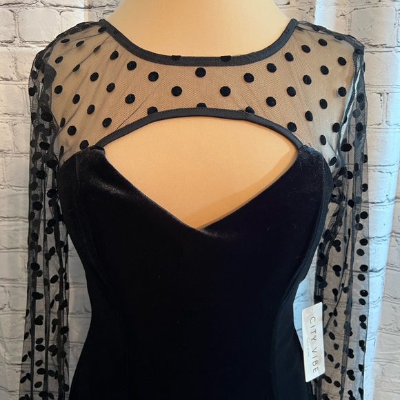 City Vibe NWT Black Velvet Mini Dress with V-Neck and illusion top.  Size L - Picture 2 of 7